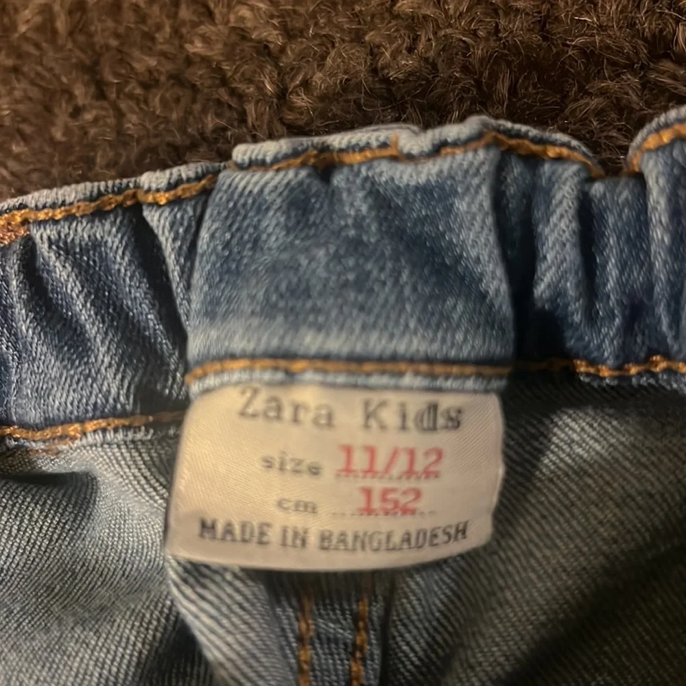 Stylish Ripped Jeans. - Picture 3 of 4